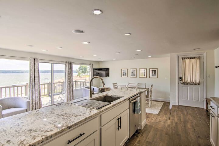 Walk to Boat Ramp! Lakefront Home w / Deck in Afton