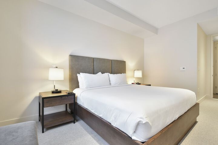Room 53 of 187