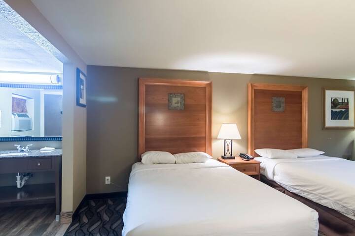 Room 27 of 43