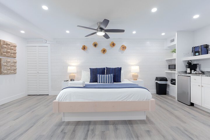 Siesta Key Beach Resort and Suites