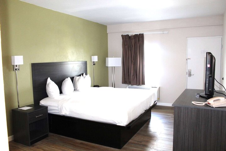 Room 44 of 69