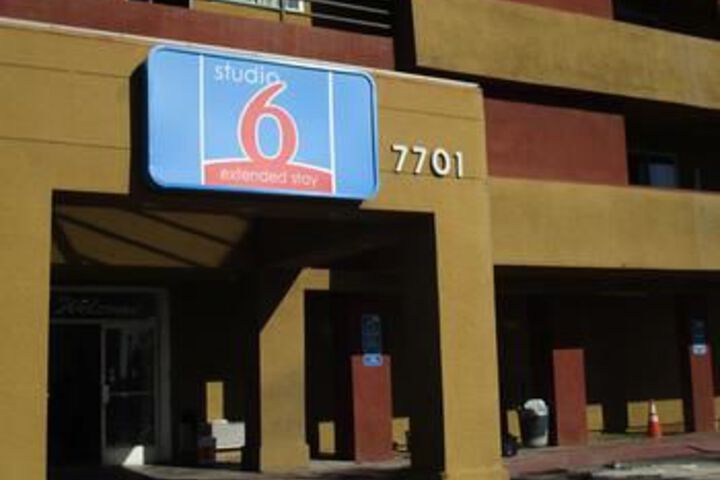 Budget Inn & Suites Commerce