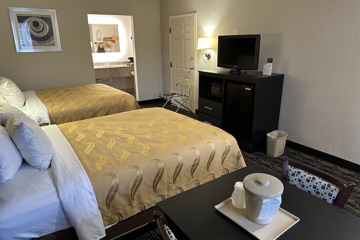 Room 15 of 40