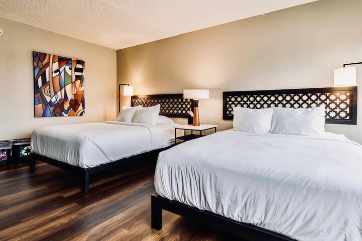 The Highlander Hotel Iowa City an Ascend Collection Hotel