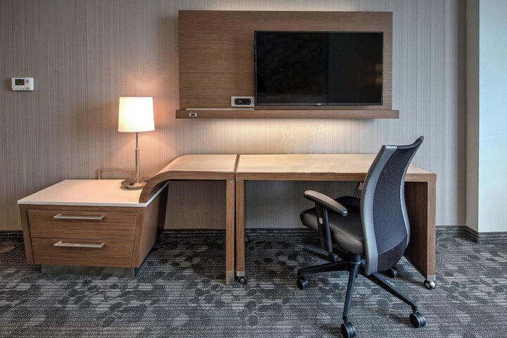 Room 11 of 27