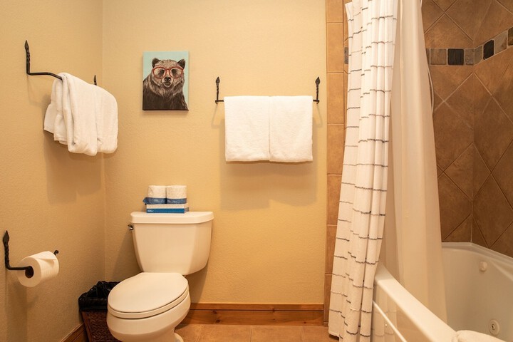 Room 25 of 34
