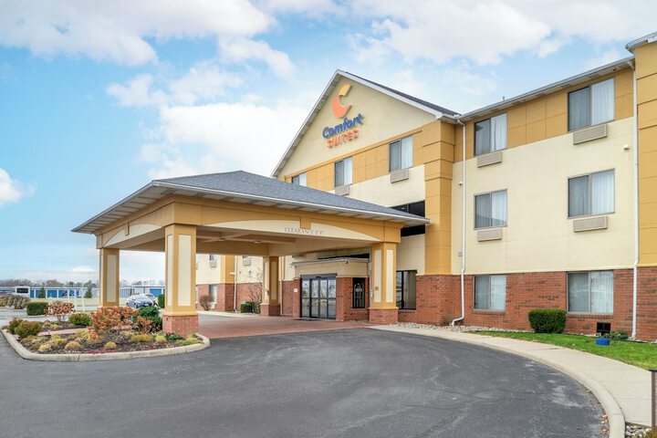 Comfort Suites Findlay I-75 near Sports Complex