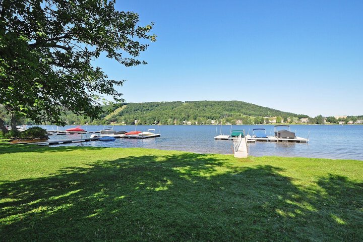 Sunplace 30 by Taylor Made Deep Creek
