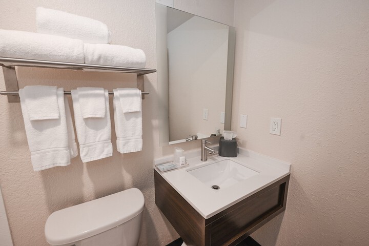 Holiday Inn Cleveland-Mayfield by IHG