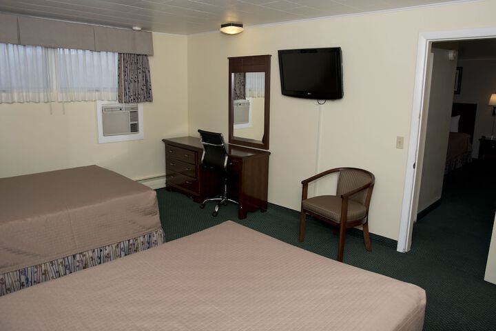 Room 10 of 37