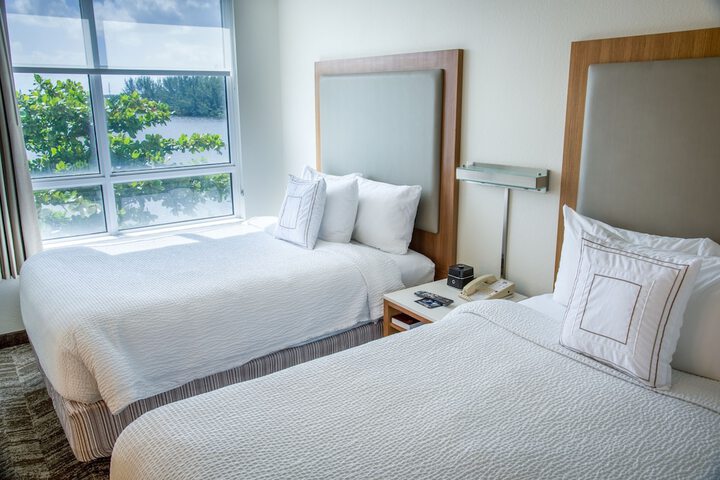Room 15 of 37