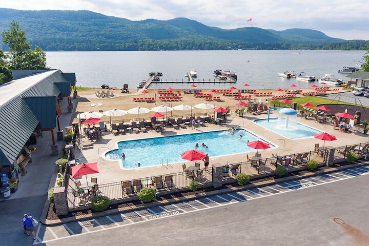 Scottys Lakeside Resort