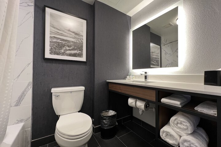 Room 34 of 49