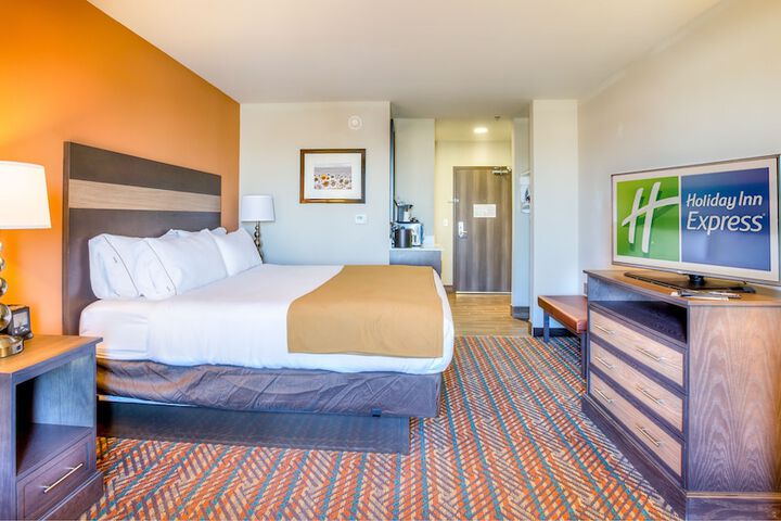 Holiday Inn Express Wichita South by IHG
