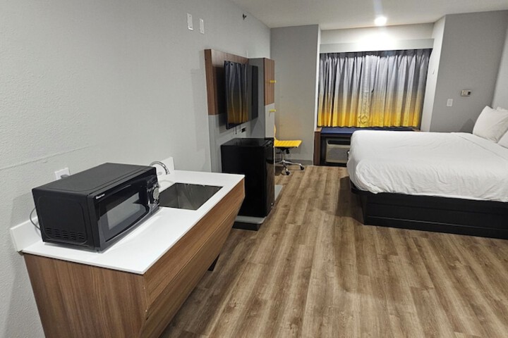 Room 19 of 28
