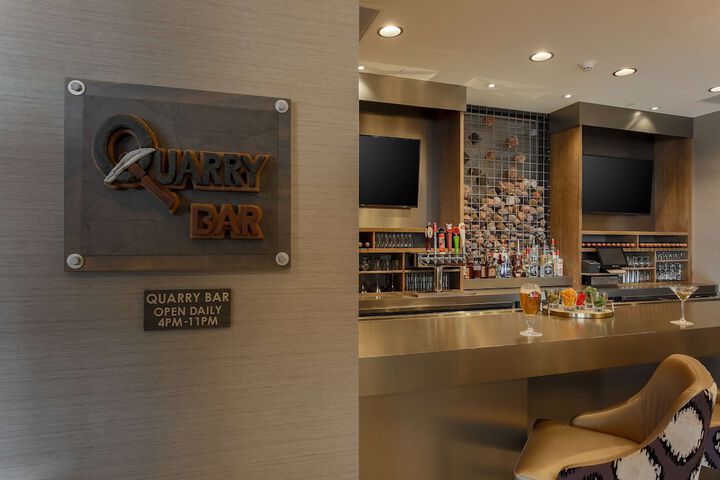 DoubleTree by Hilton Evansville