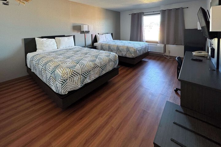 Room 15 of 28