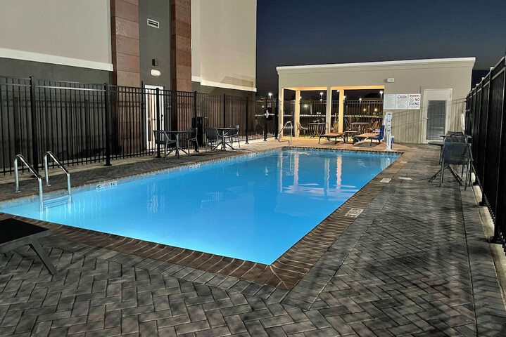 Pool 4 of 23