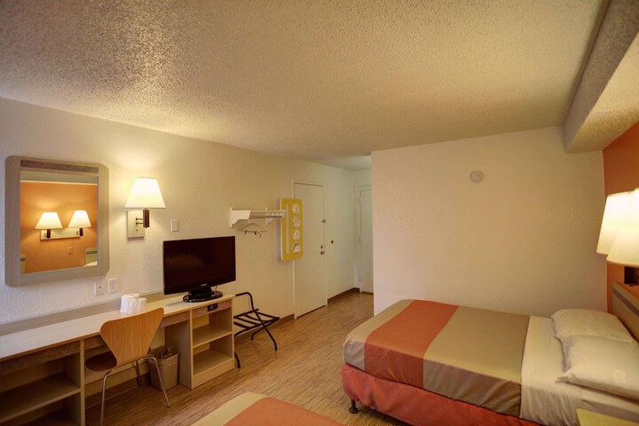 Motel 6 Council Bluffs IA - Omaha East