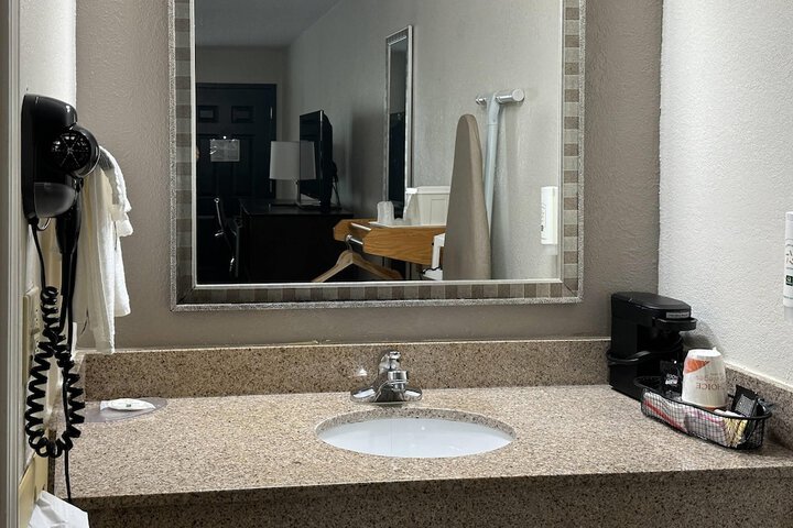 Quality Inn Calhoun North I-75