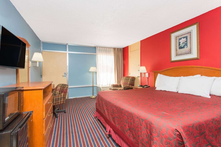 Room 12 of 13