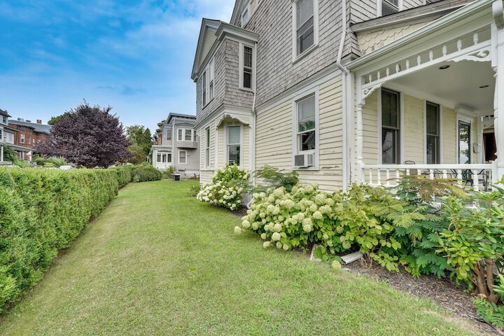 Charming Victorian Retreat w / Hudson River Views
