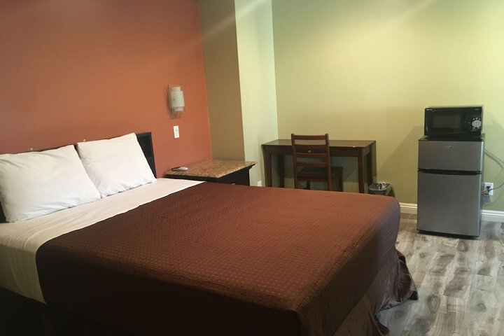 Room 13 of 19