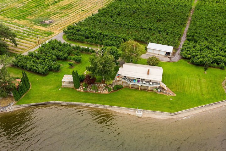 Linger Longer Lakeside Cottage