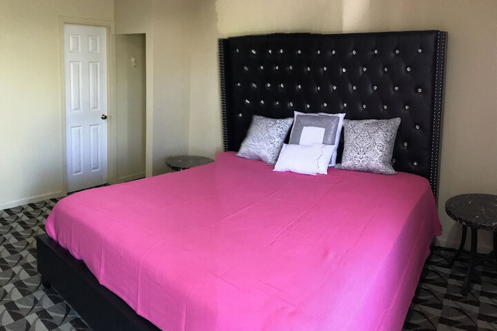 Room 21 of 27