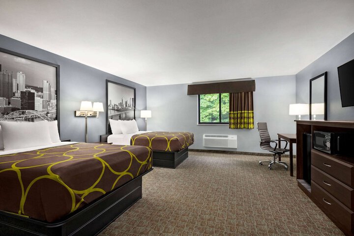 Super 8 by Wyndham Grove City