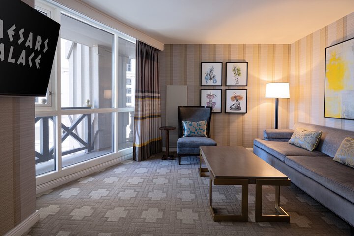 Room 43 of 197