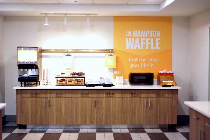 Hampton Inn Oxford / Conference Center