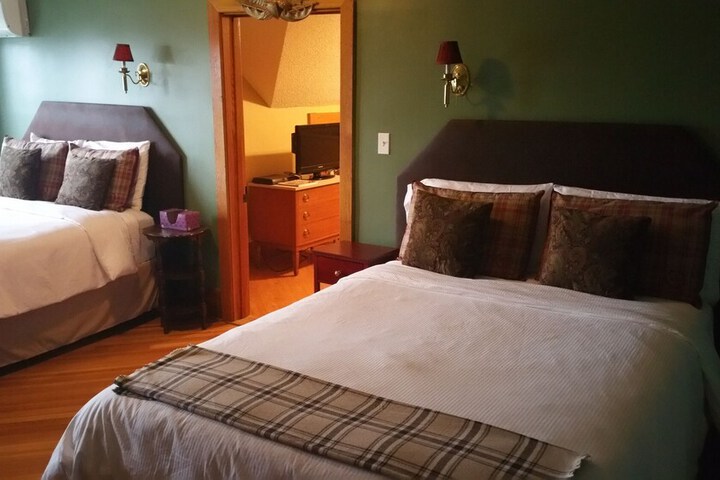 Room 28 of 66