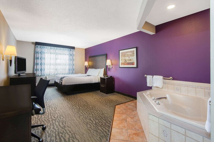 Room 25 of 57