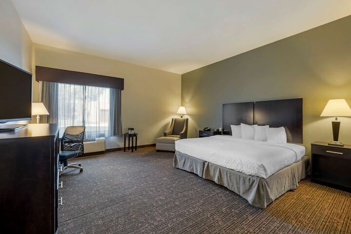 Room 17 of 40