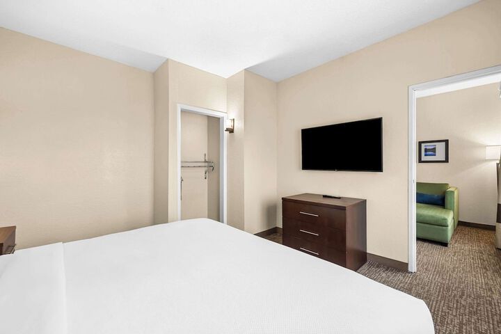 Room 42 of 72