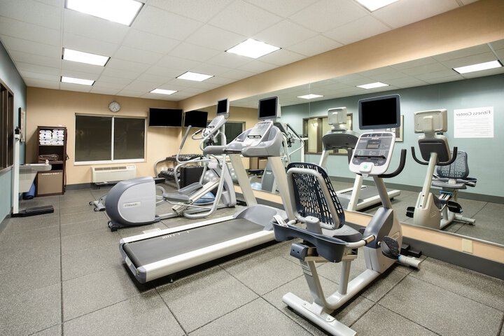 Holiday Inn Express & Suites Yankton by IHG