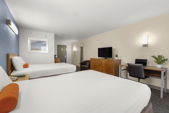 Room 10 of 14