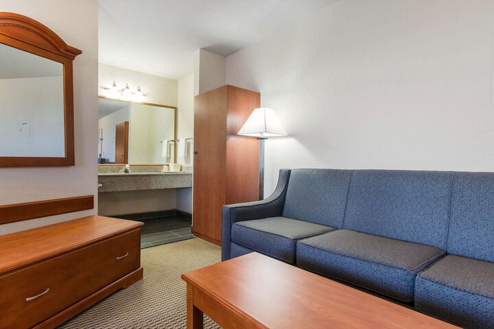 Room 26 of 49