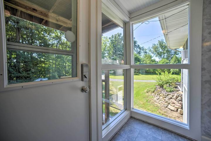 Modern Studio 13 Mi to Saratoga Racetrack!
