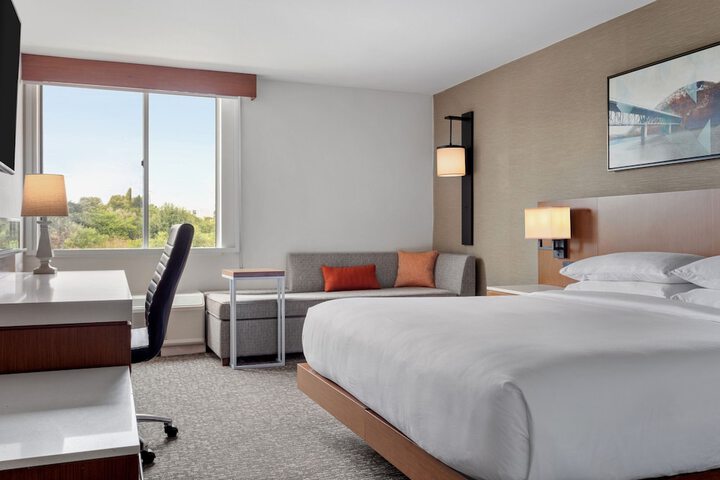 Room 21 of 51