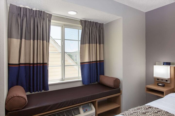 Room 22 of 53