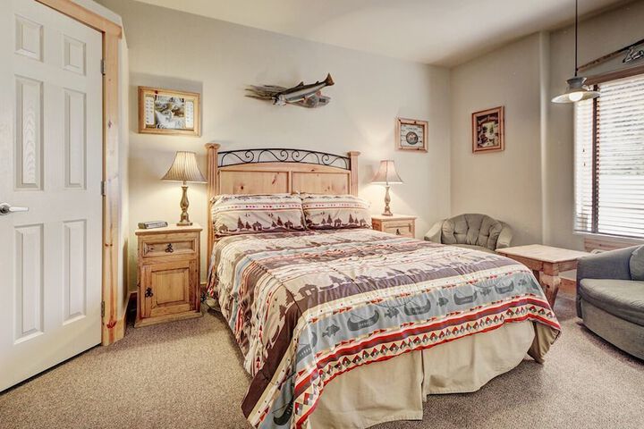 Eagle Fire Lodge & Cabins