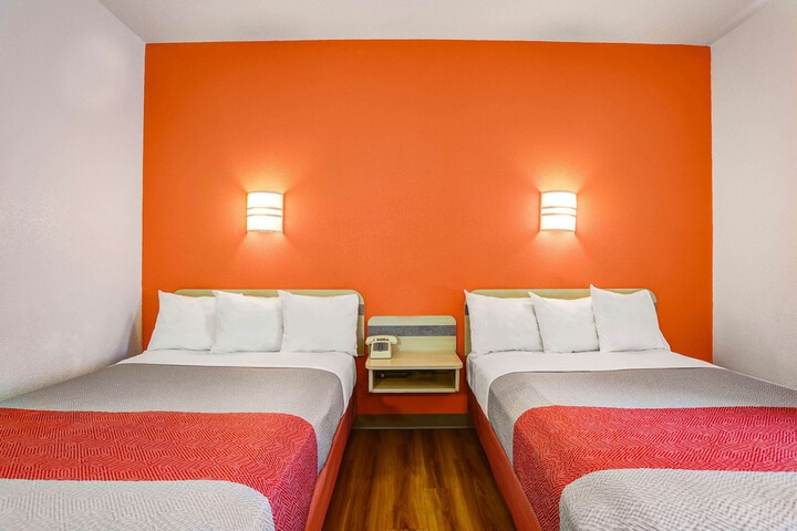Room 40 of 48