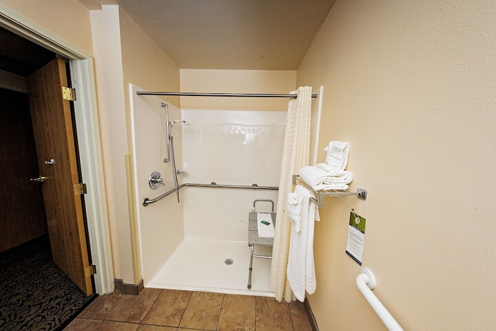 Room 15 of 38