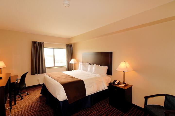 Room 33 of 94