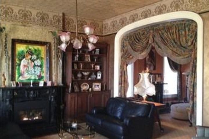Nicki Lee Mansion