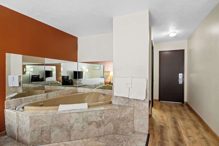 Econo Lodge Manistee
