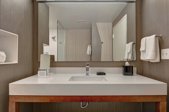 Courtyard by Marriott Bentonville Rogers Promenade