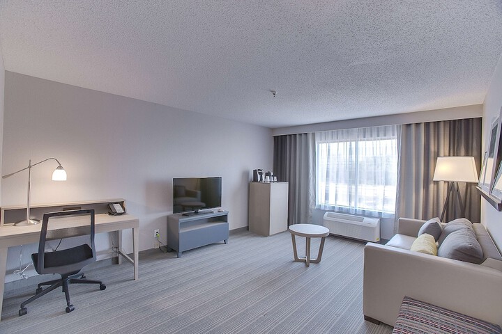 Room 19 of 38